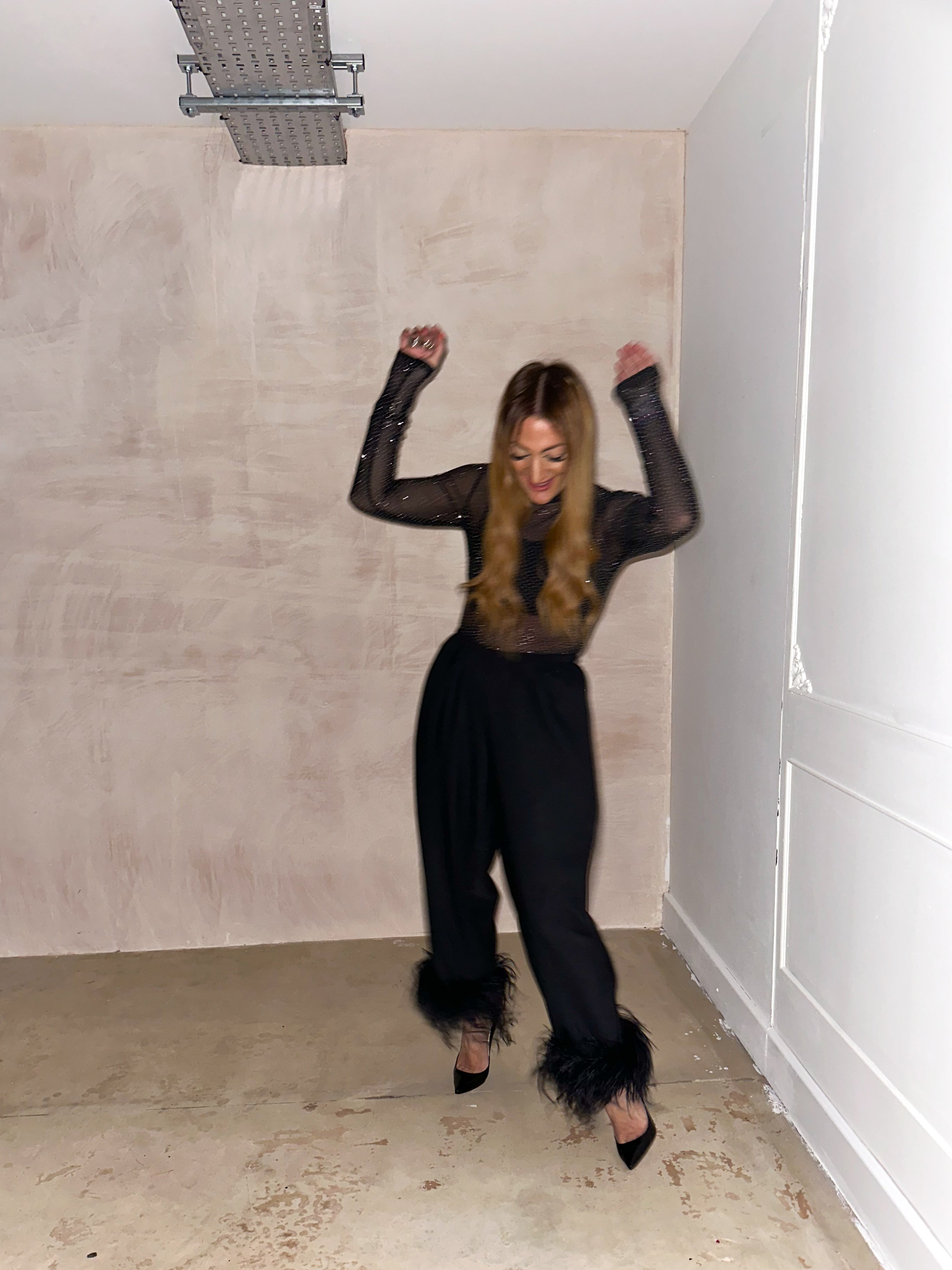 Feather Hem Balloon Trousers In Black