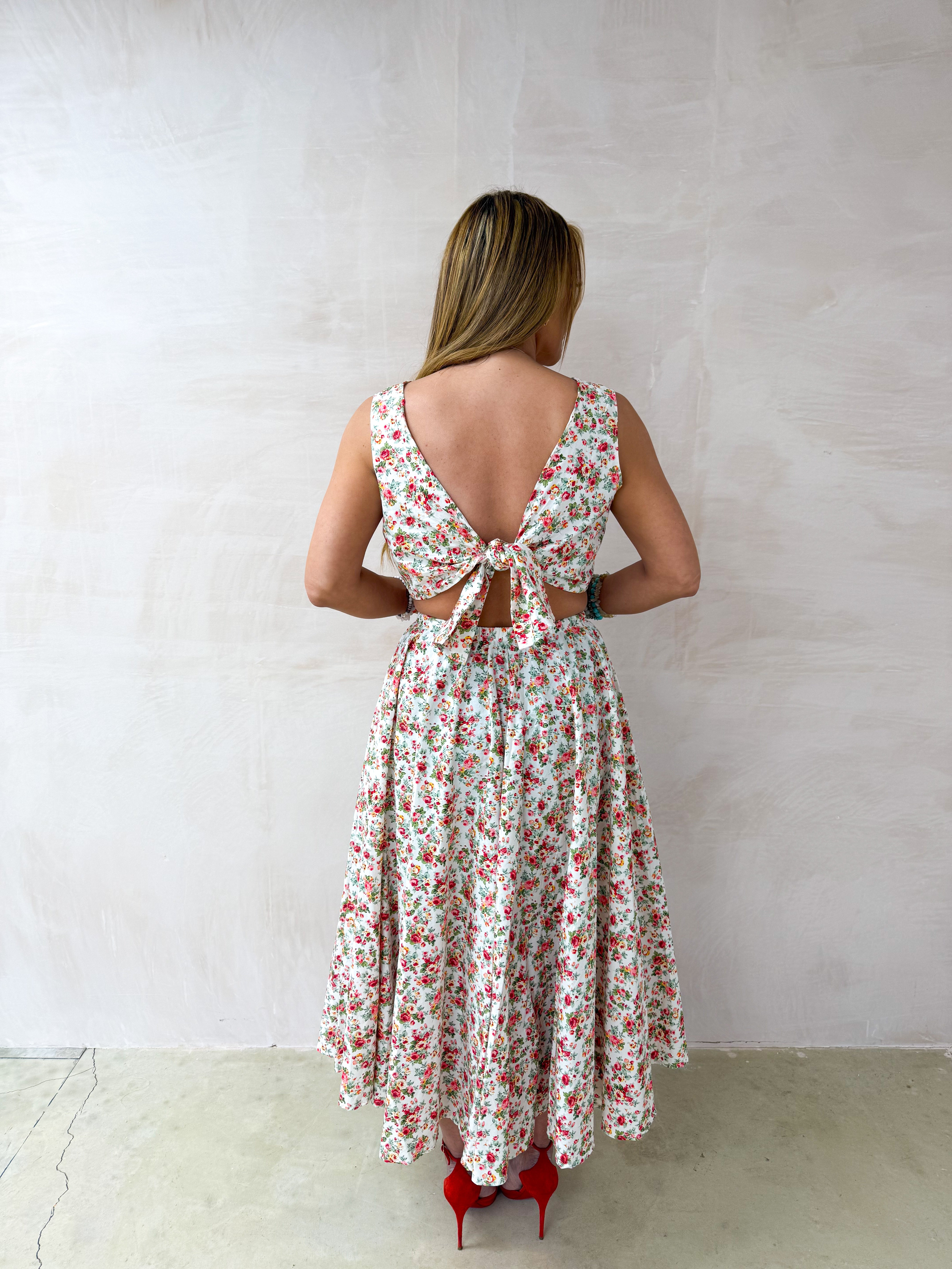 Scattered Rose Tie Detail Top In White