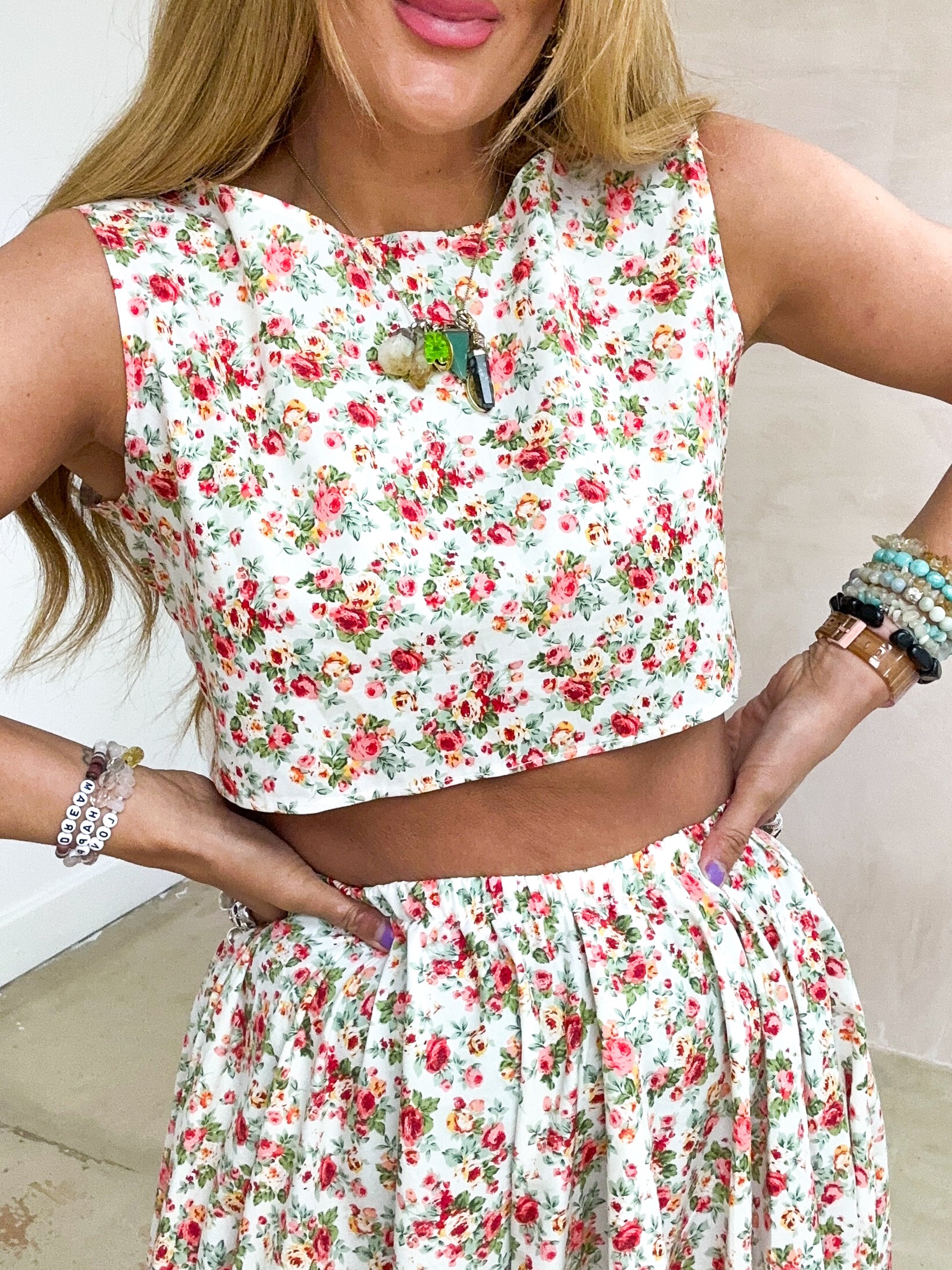 Scattered Rose Tie Detail Top In White