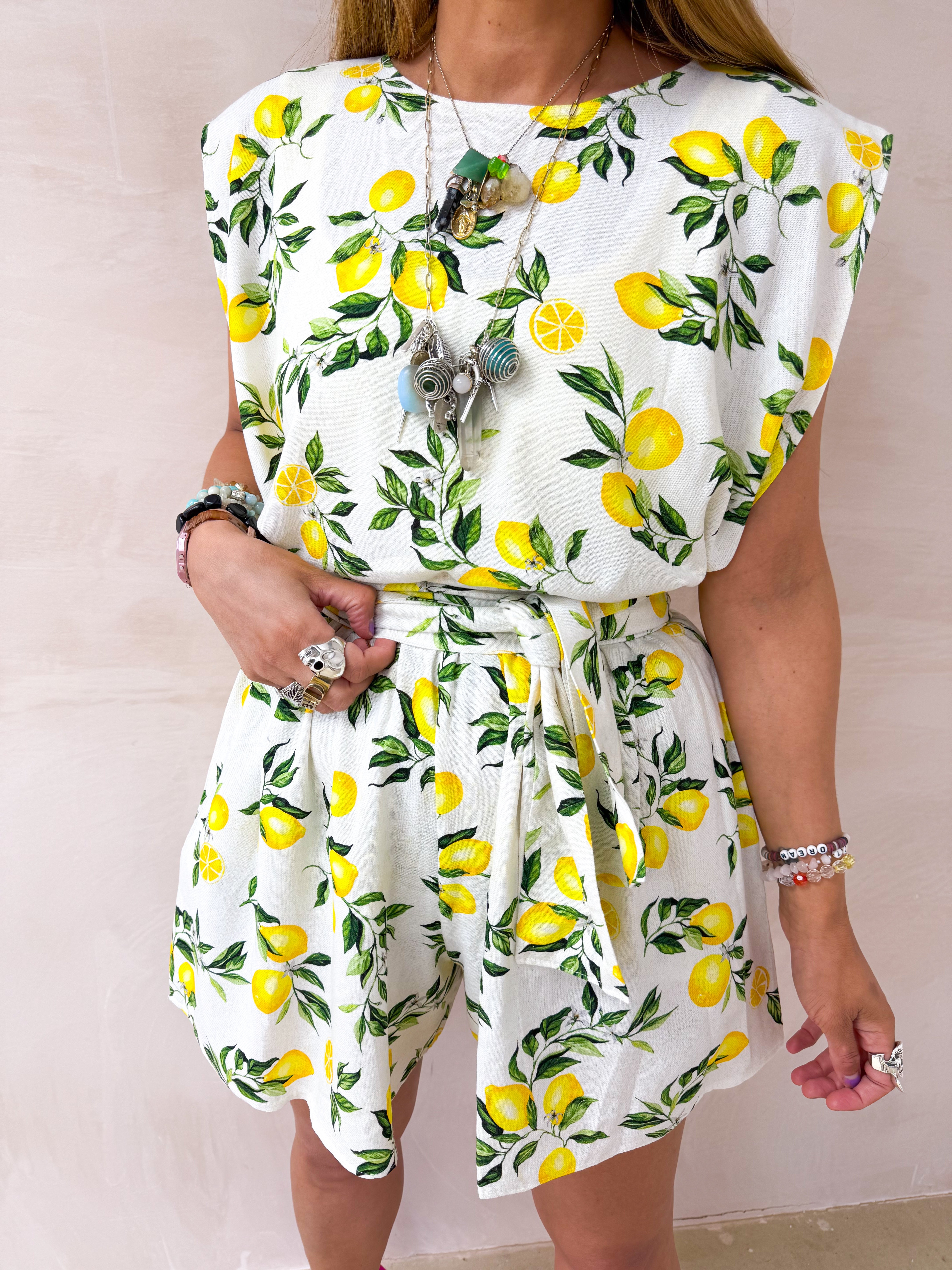 The Sorrento Runner Shorts In Scattered Lemon Print