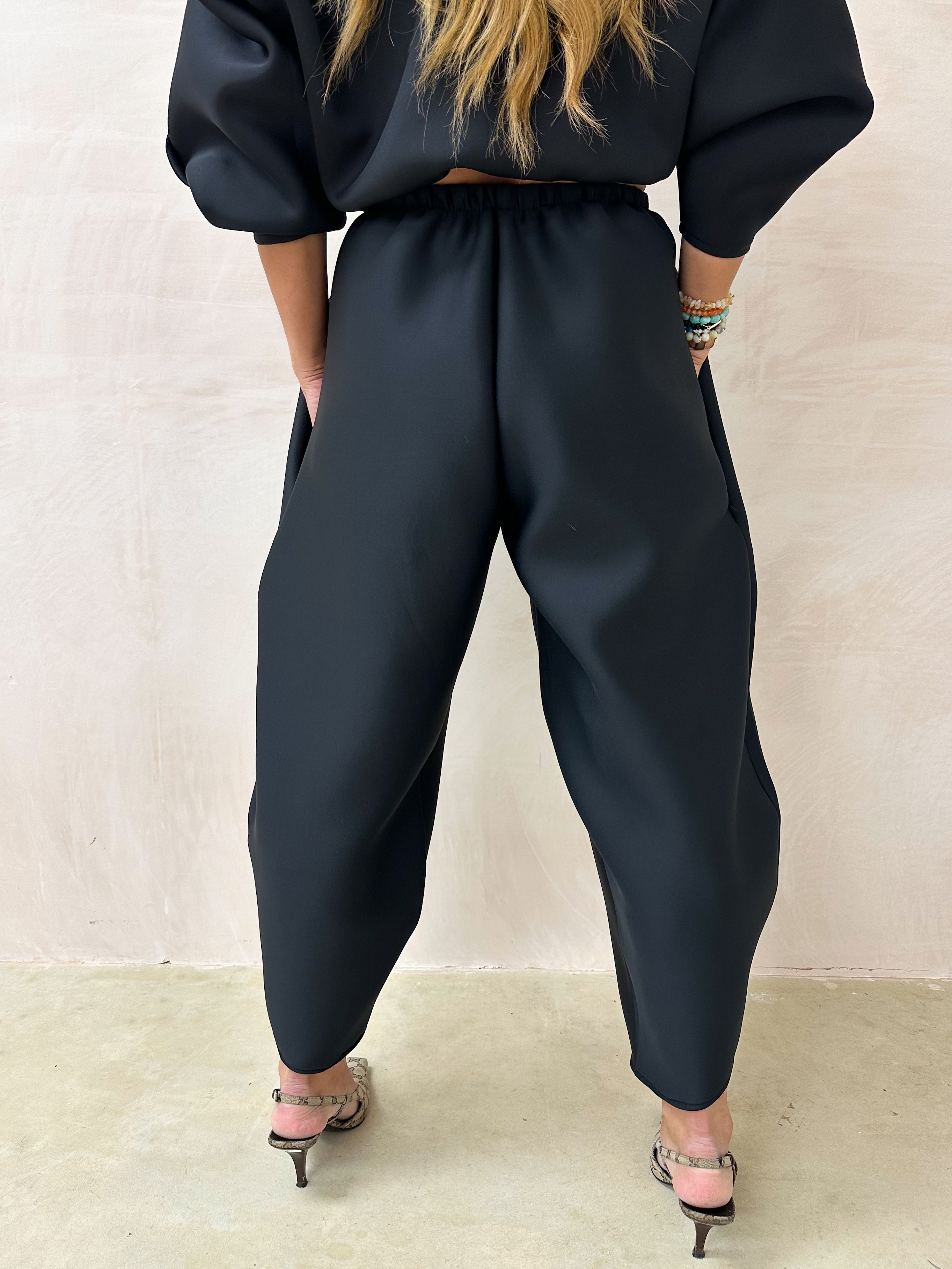 Scuba Balloon Trousers In Black