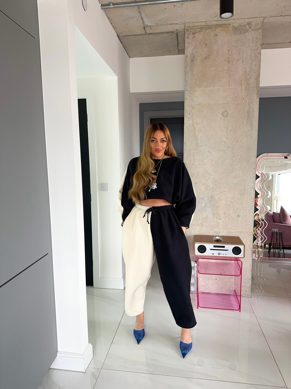 Core Collection Sweatshirt Jumper In Black/Cream Contrast