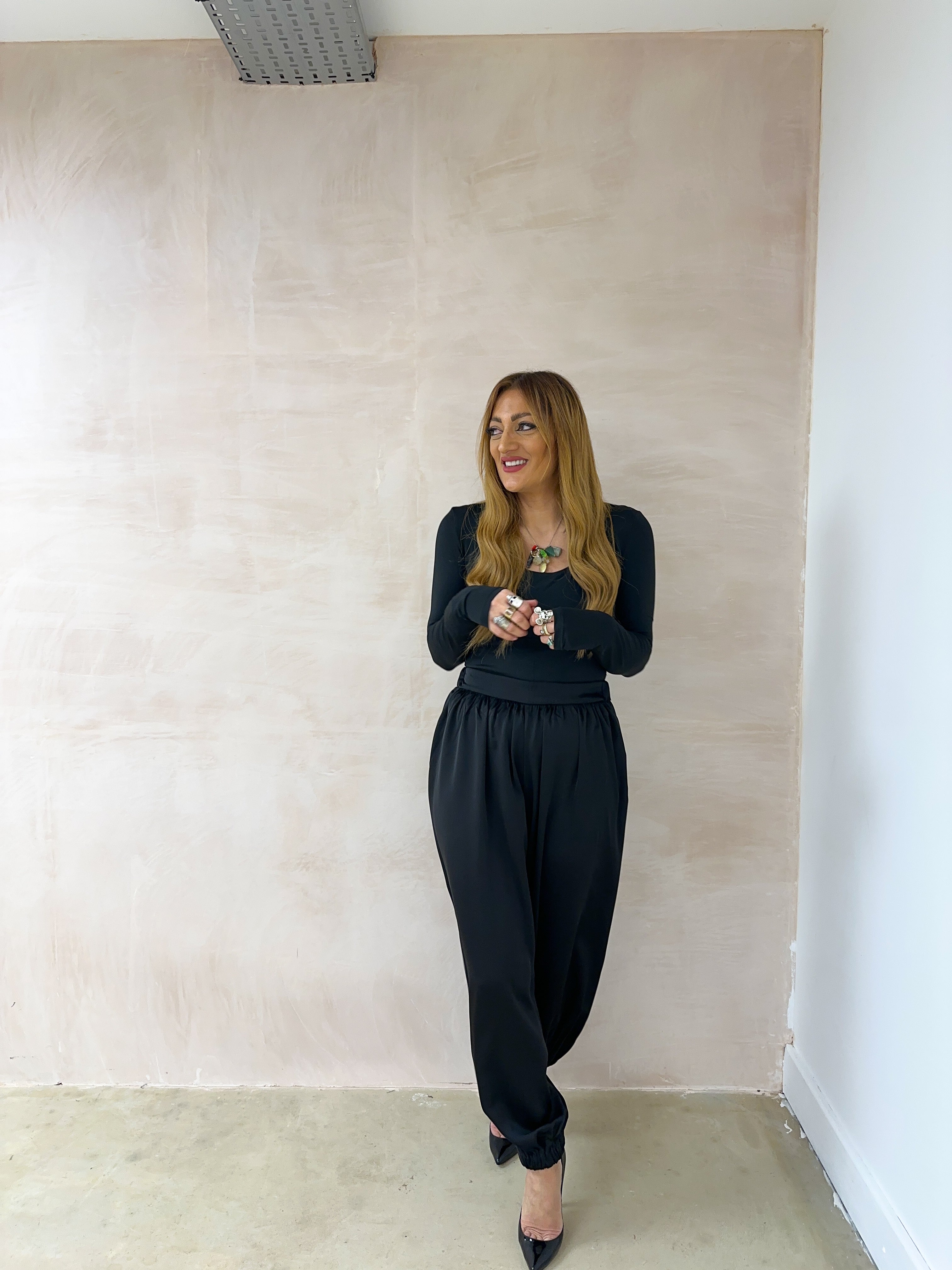 Open Neck Basic Top In Black