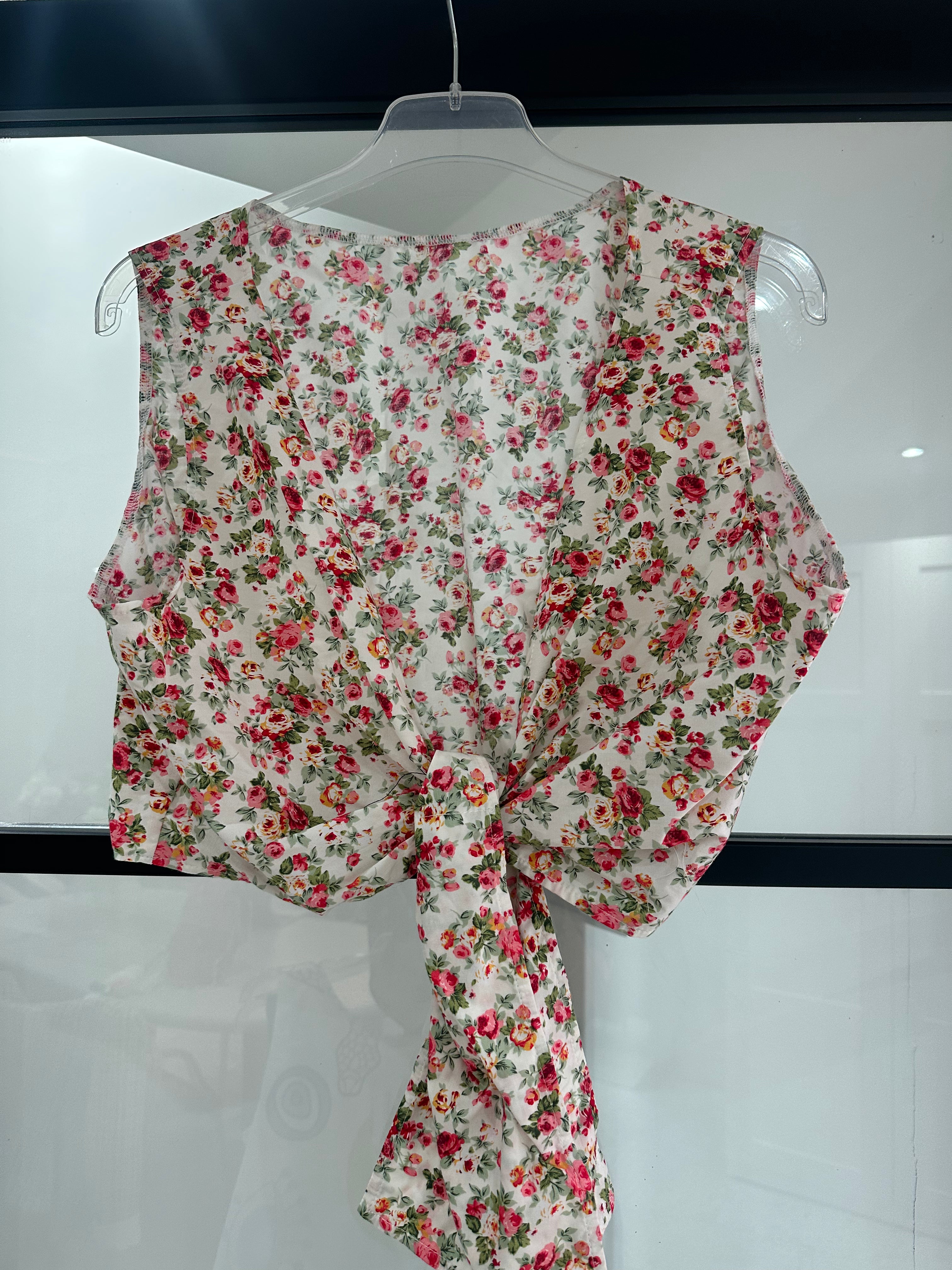 LOT 37 - Scattered Rose top