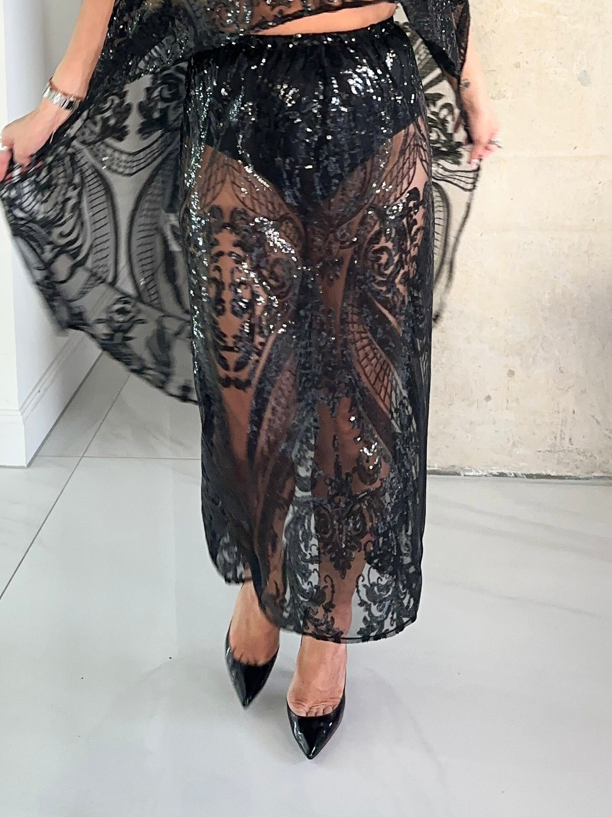 Solaris Sequin Midi Skirt In Black