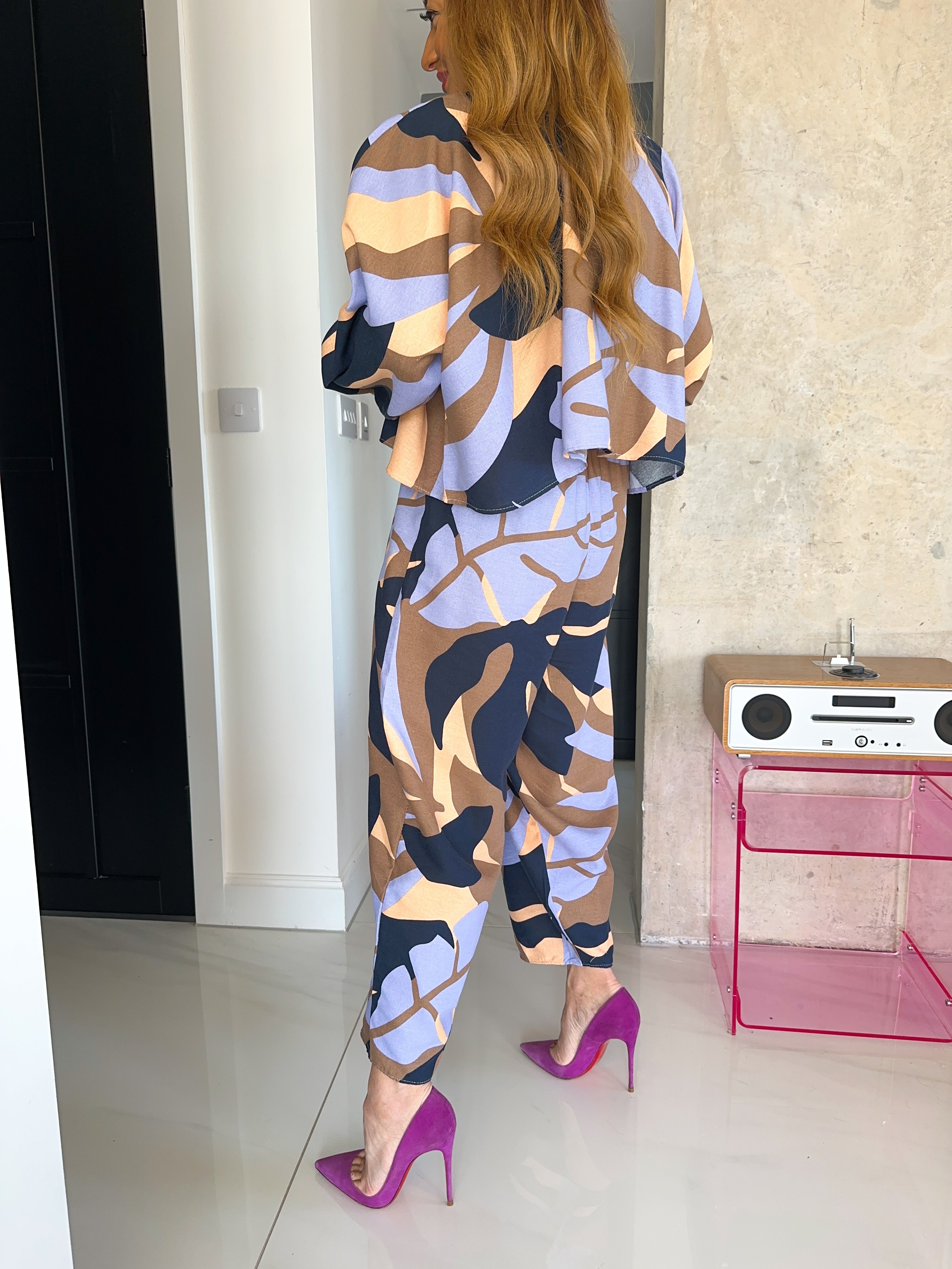 Balloon Sleeve Top In Abstract Leaf Print