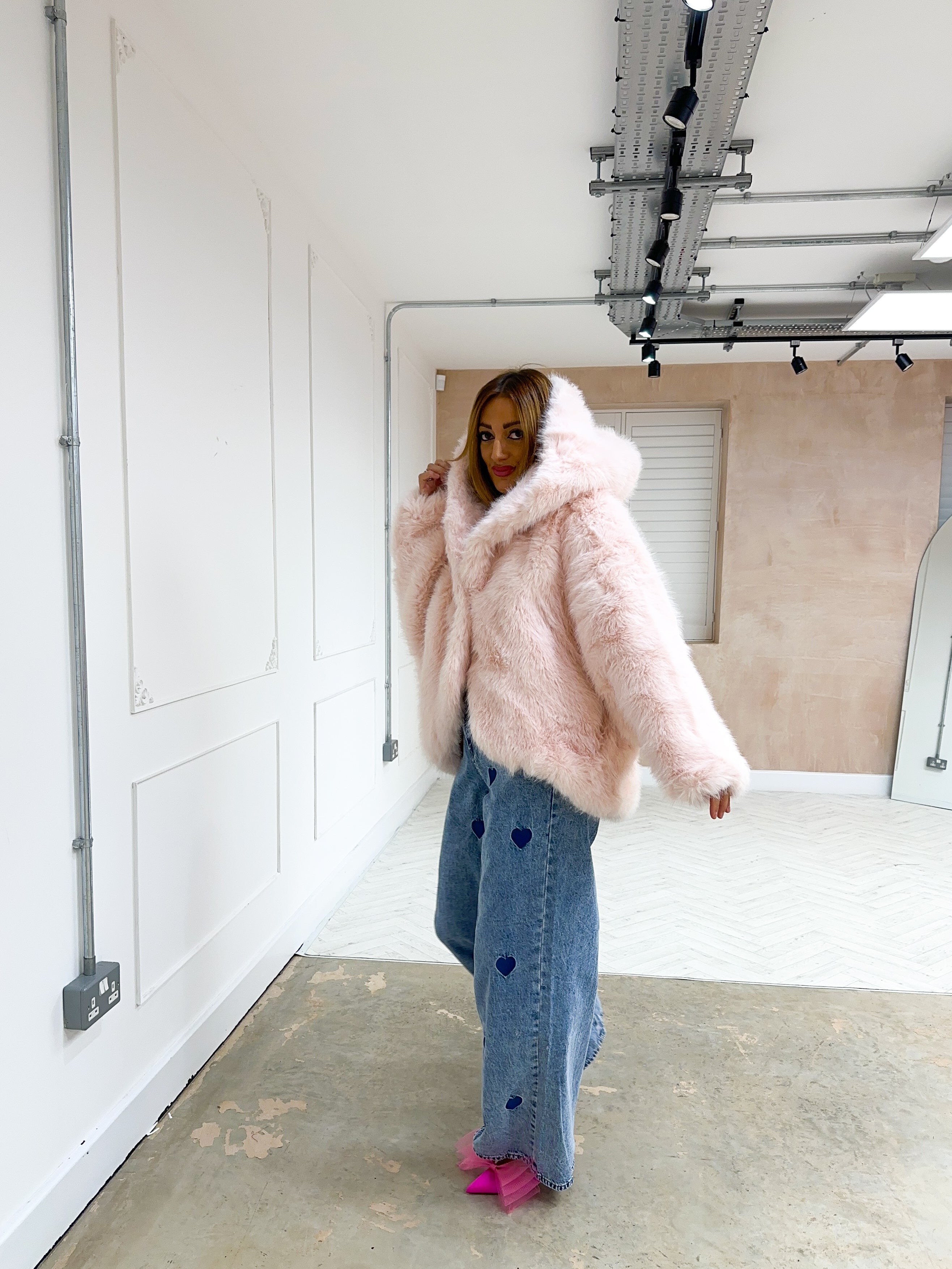 Luxury Faux Fur Hooded Coat In Pink