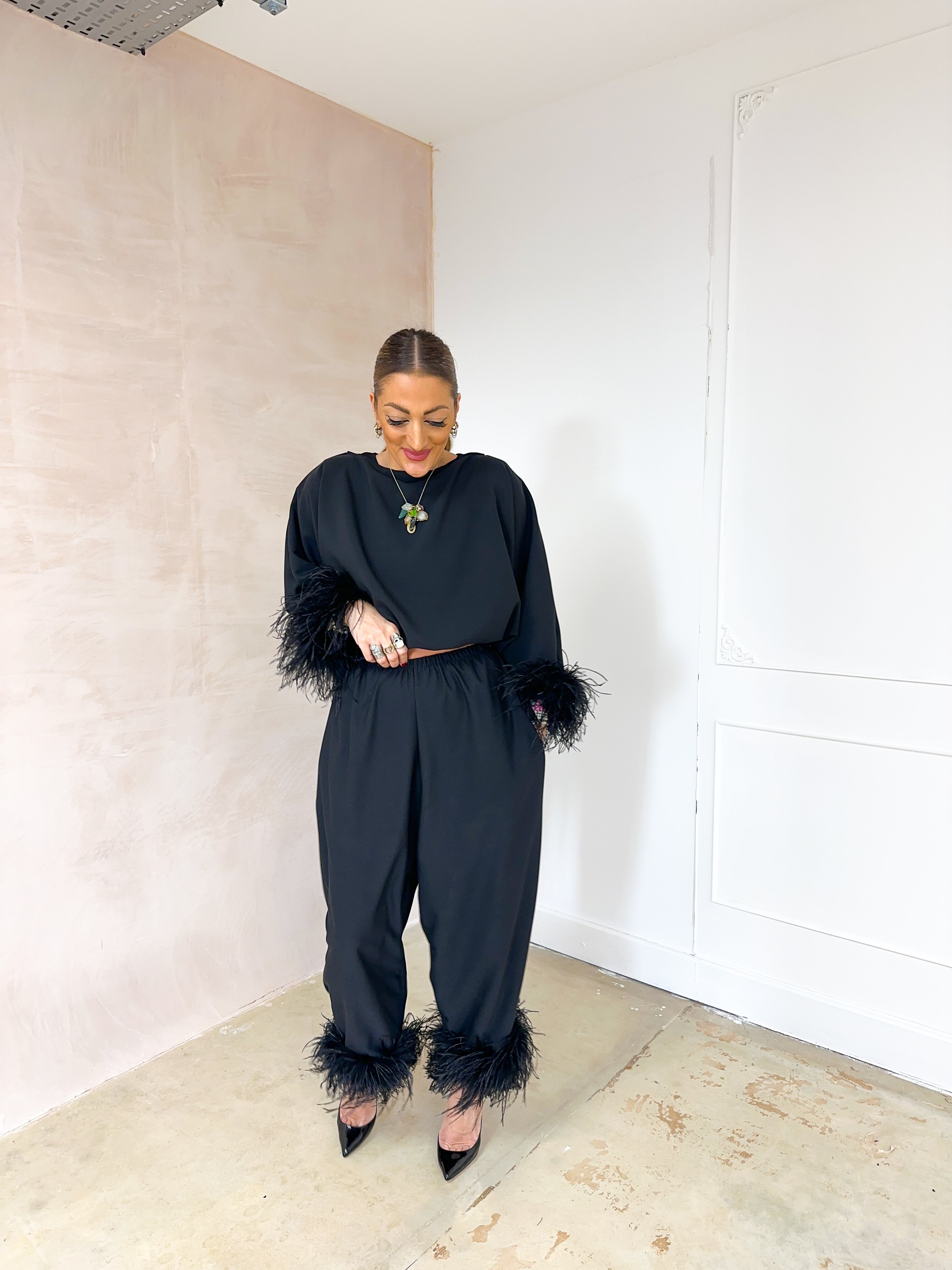 Feather Cuff Puff Sleeve Top In Black