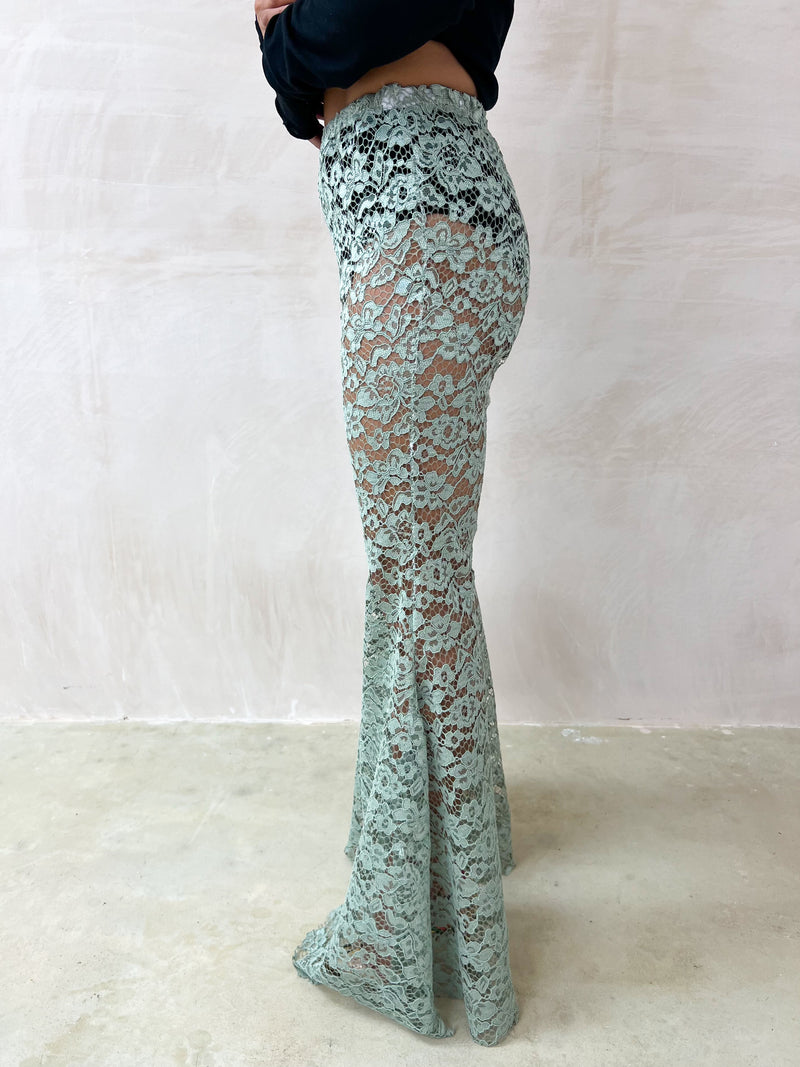 Petite - Fairytale Lace Extreme Flare Trousers In Sage Green