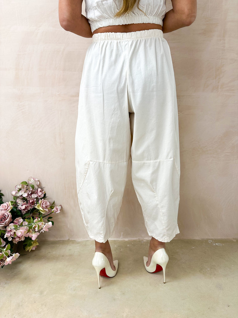 High Waisted Balloon Fit Trousers In Cream