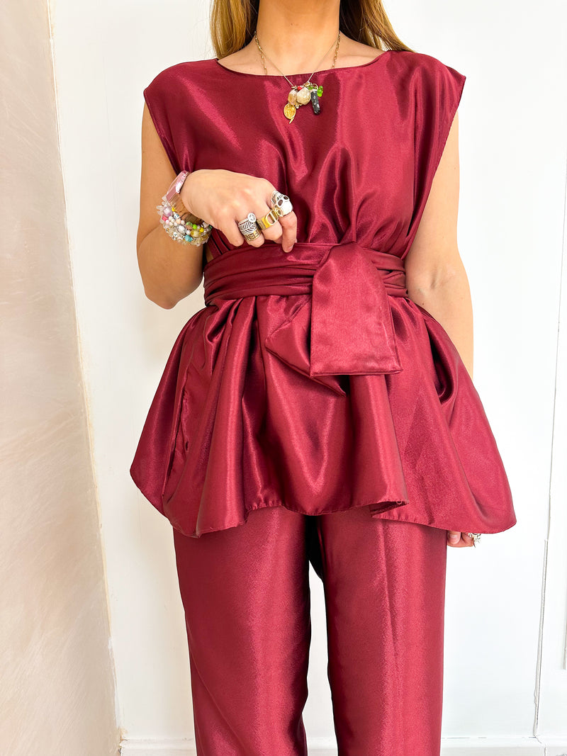 The Midnight Belted Top In Burgundy