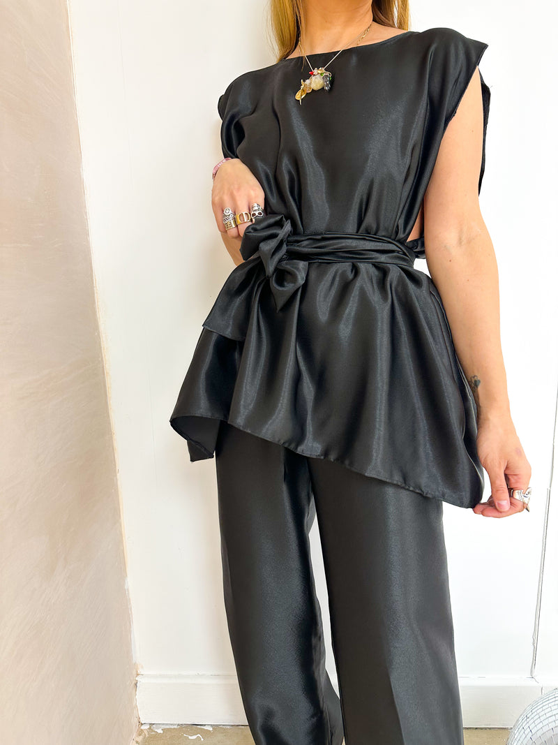 The Midnight Belted Top In Black