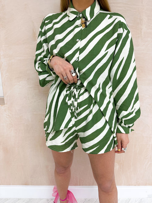 Linen Style Shorts In Green/Cream Zebra Print