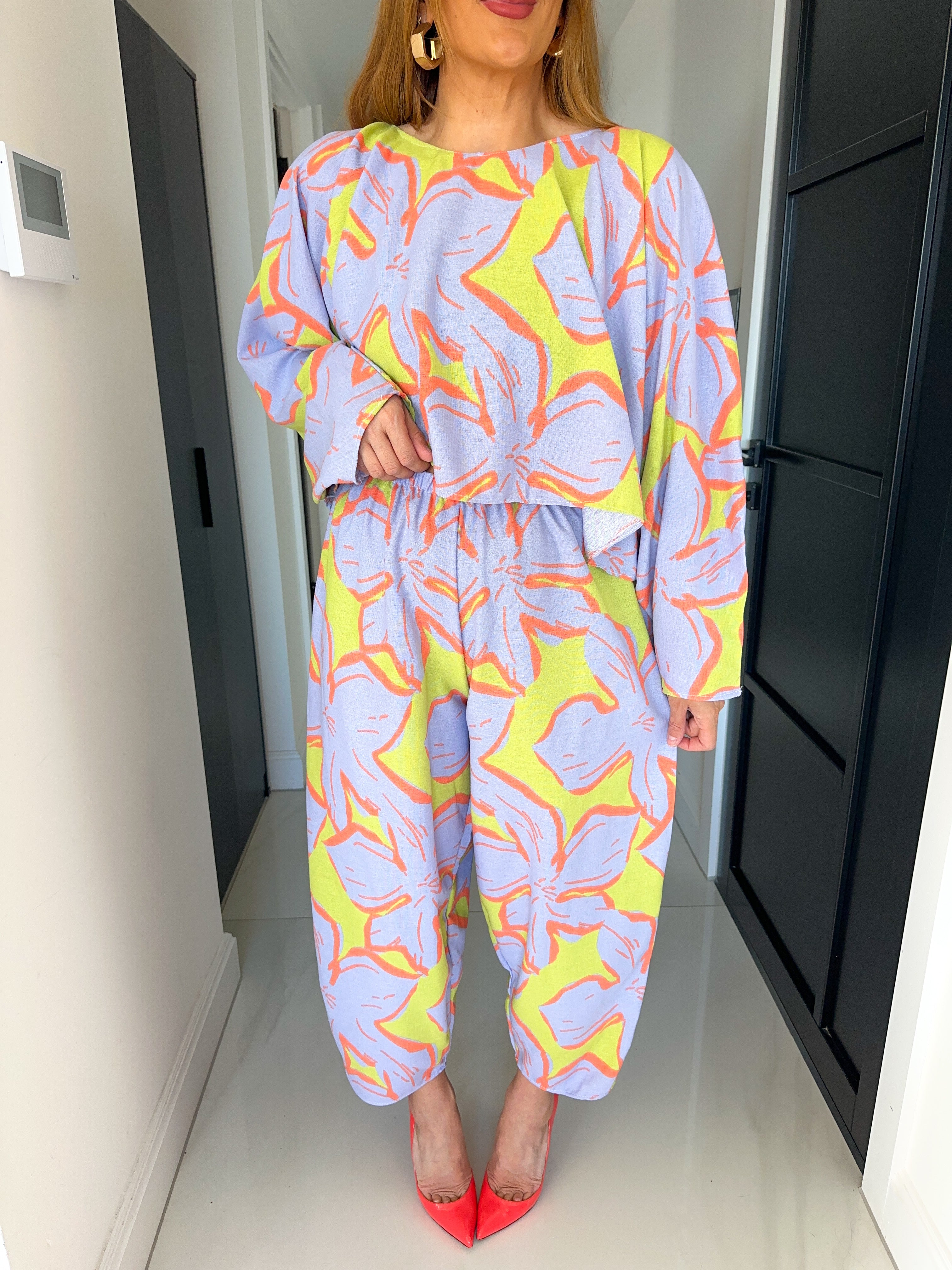 Balloon Sleeve Top In Abstract Flower Print