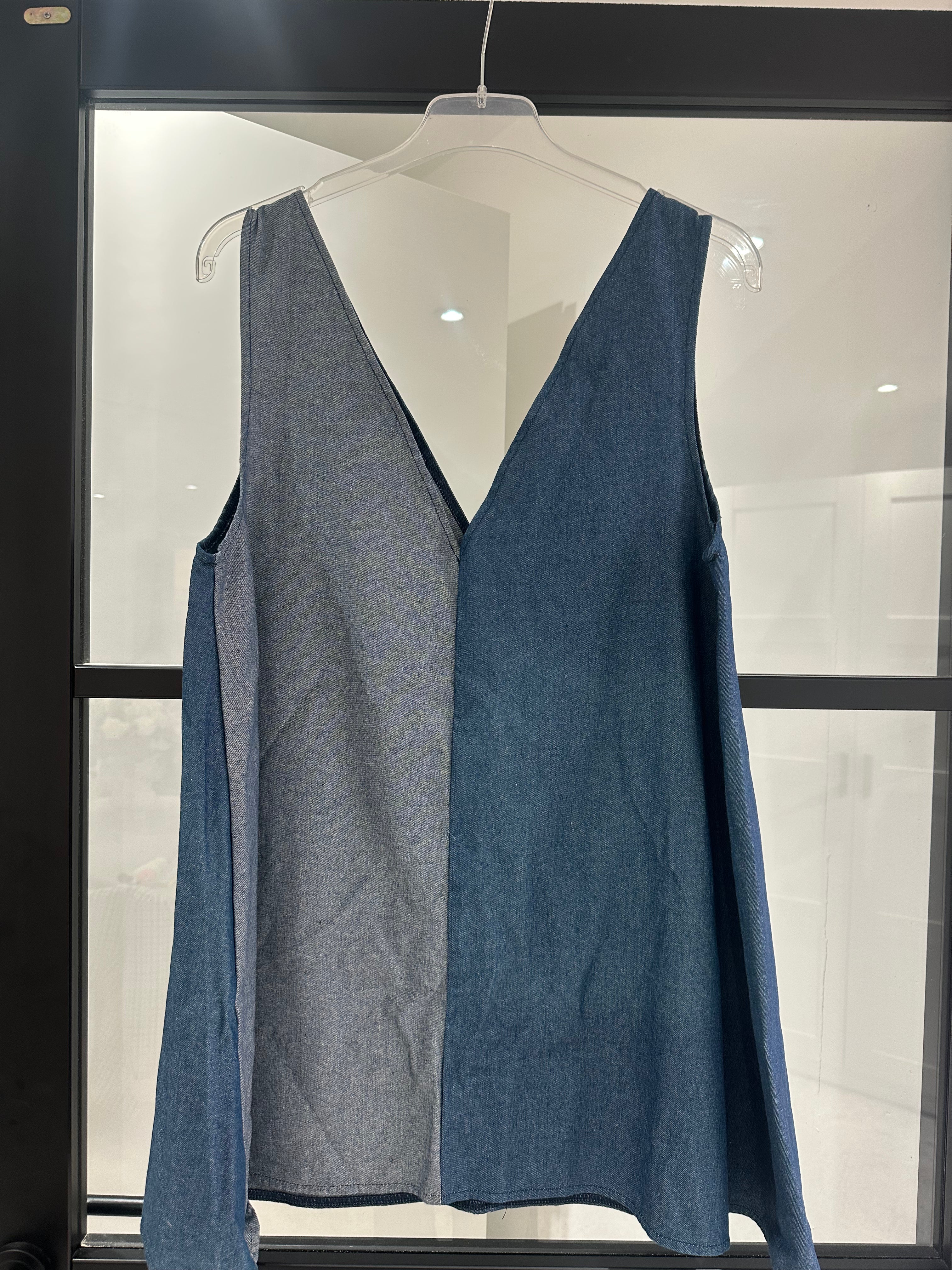 LOT 39 - Genie Contract Dress