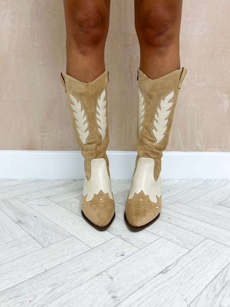 Western Style Cowboy Boots In Cream Suede Effect